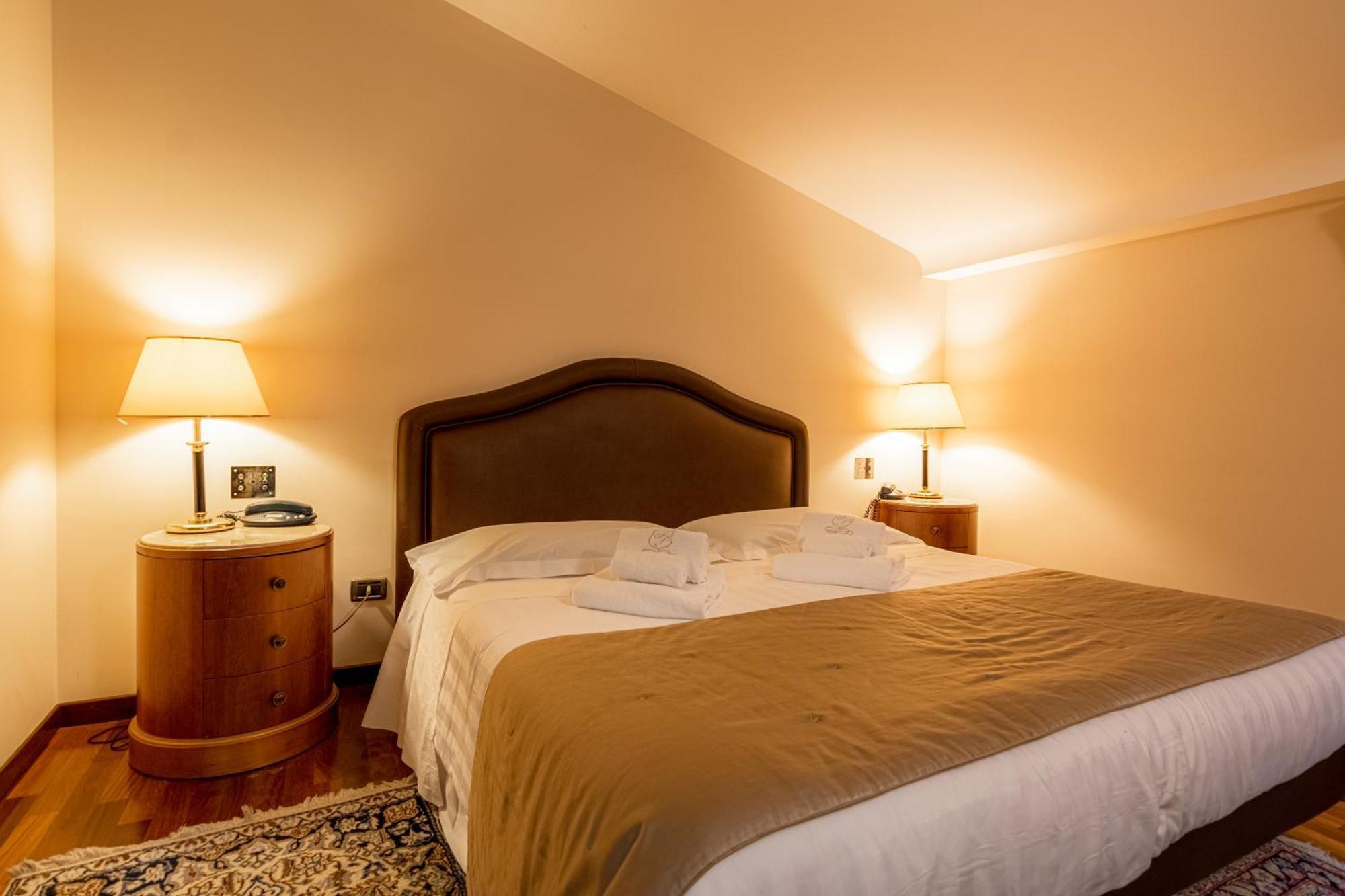 Hotel Cala Del Porto Vibo Valentia Marina Exteriör bild